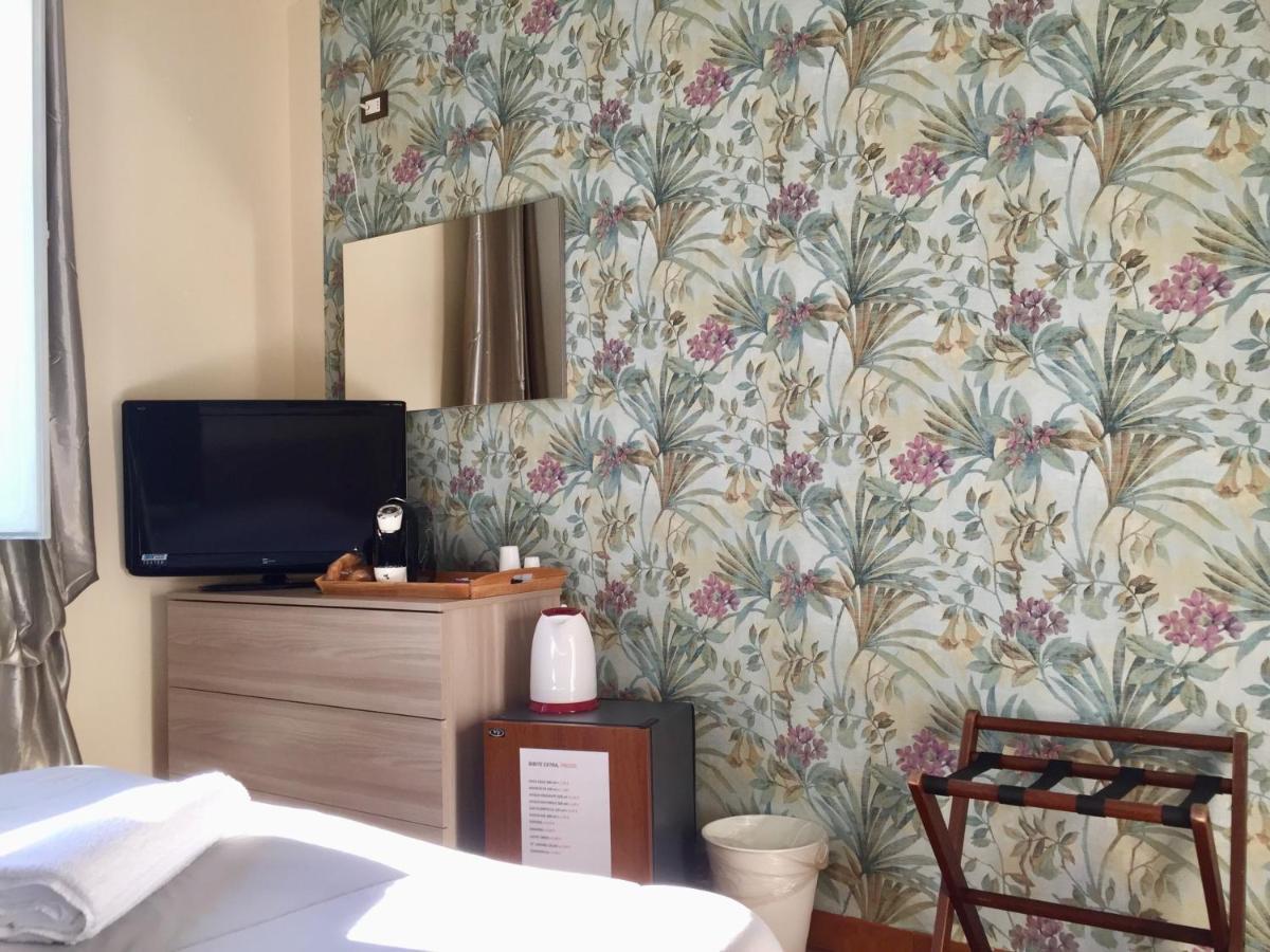 ピサ 5 キーズ Bed & Breakfast エクステリア 写真